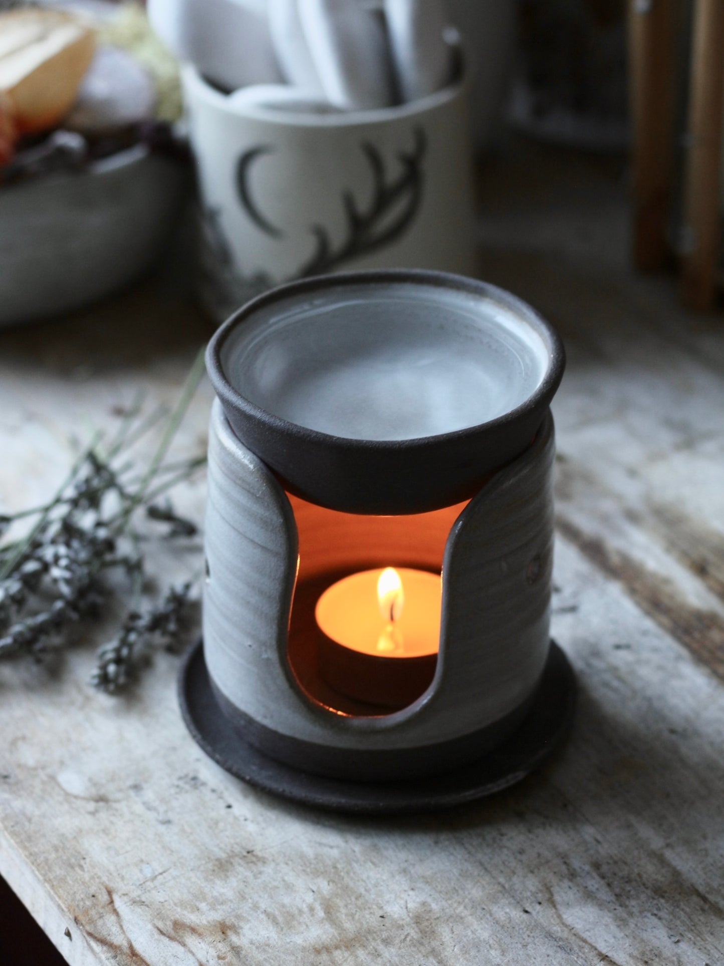 Oil burner for aromatherapy