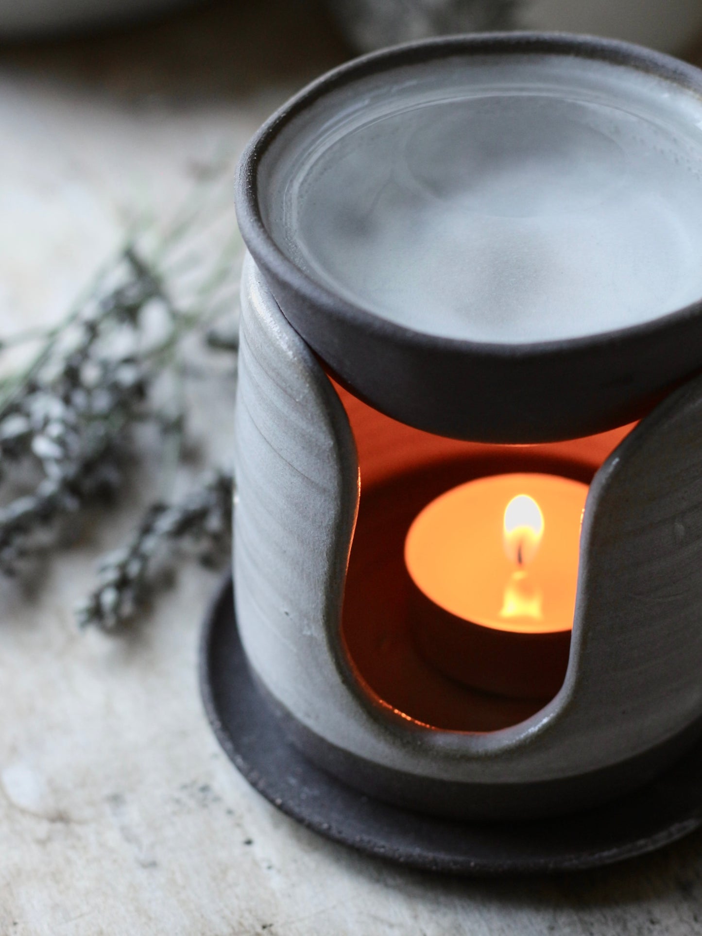 Oil burner for aromatherapy
