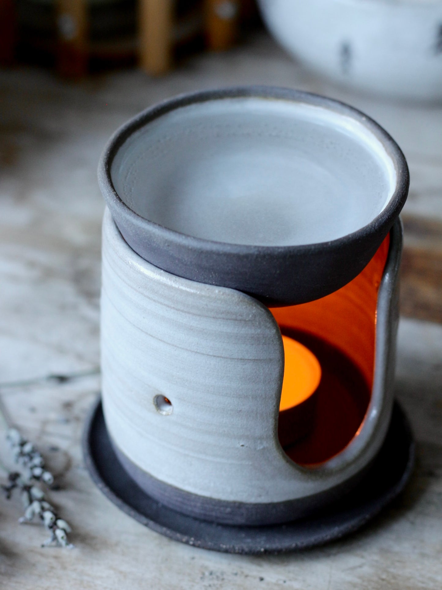 Oil burner for aromatherapy