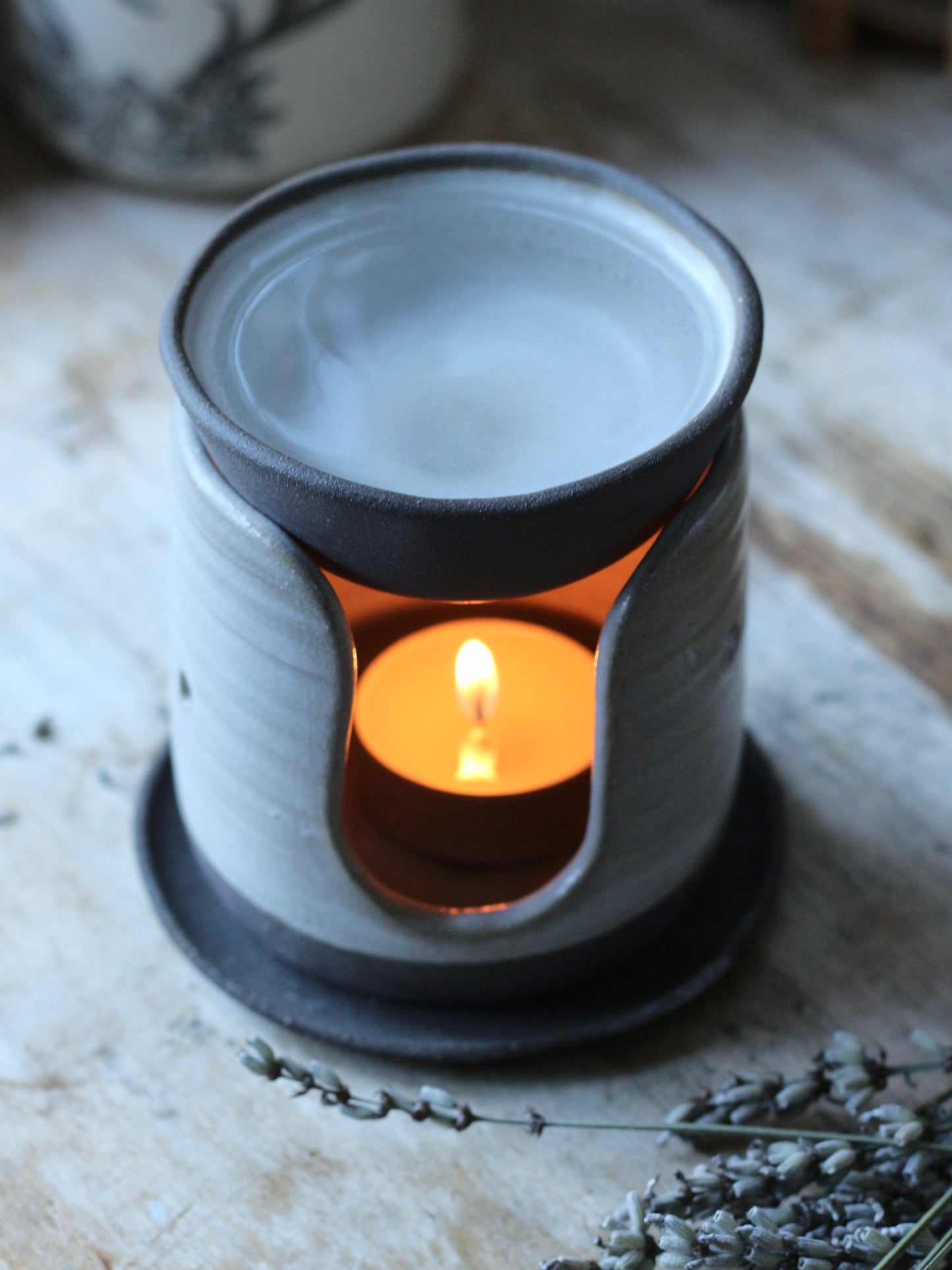 Oil burner for aromatherapy
