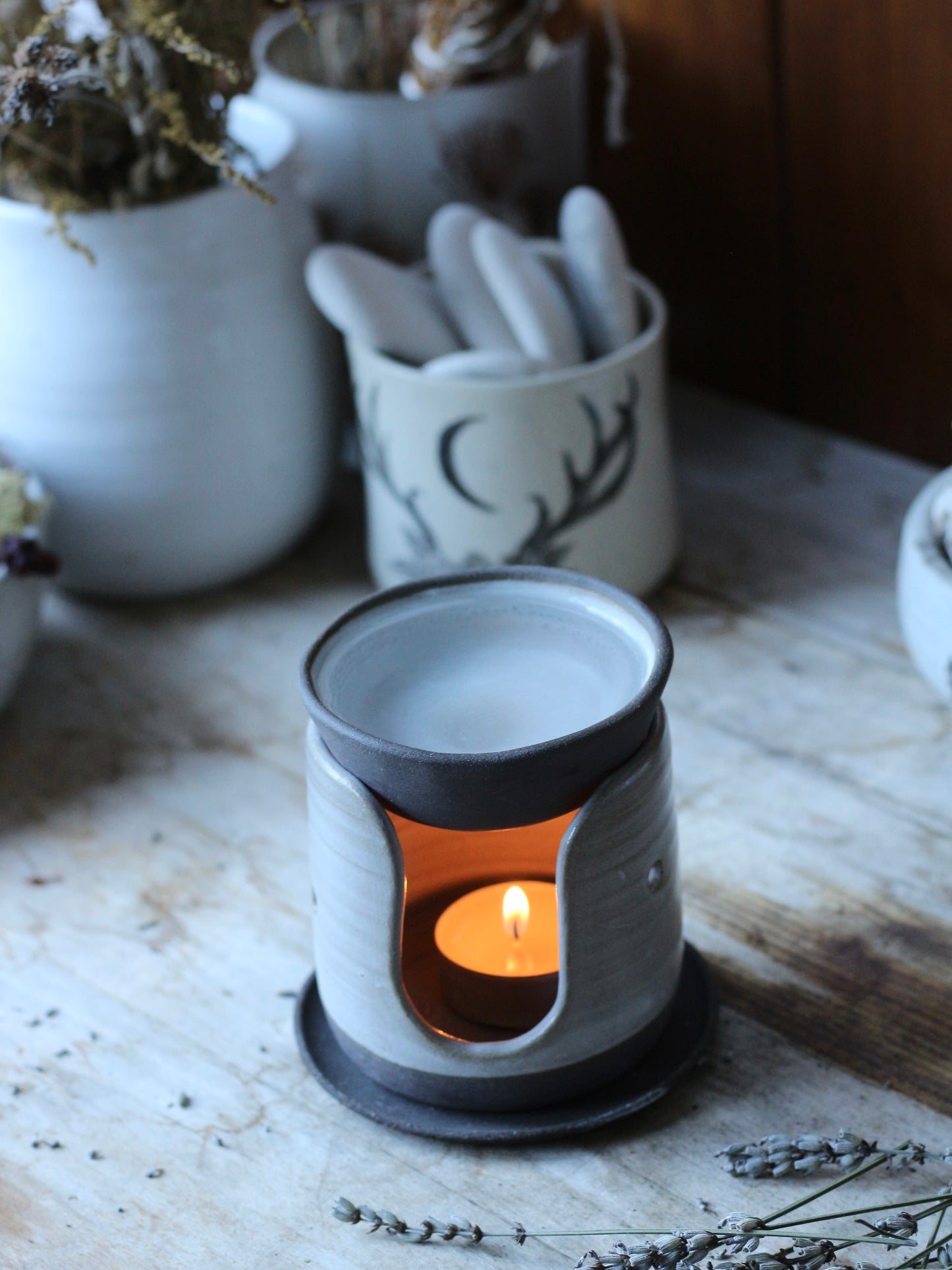 Oil burner for aromatherapy